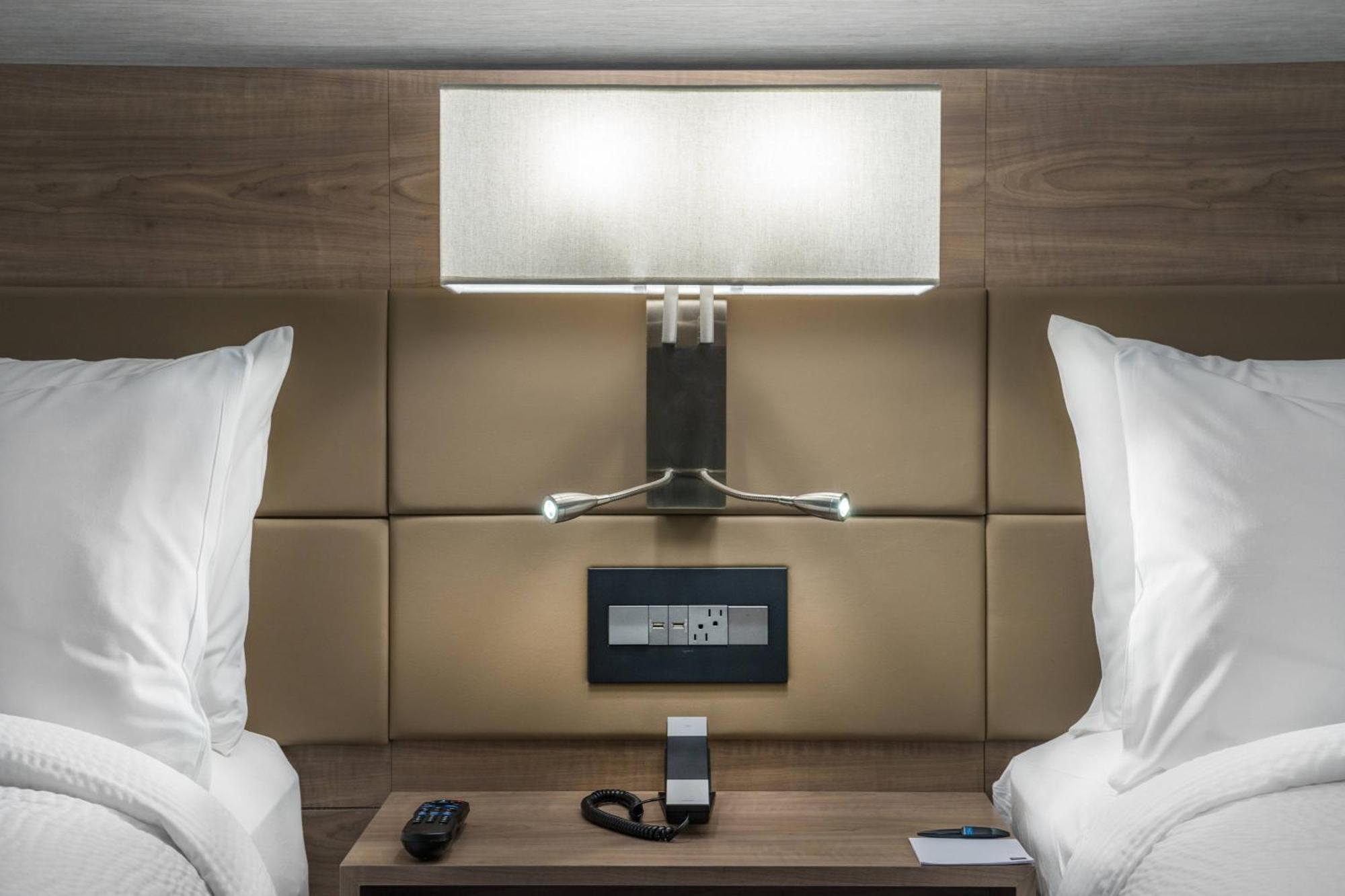 Ac Hotel By Marriott Boston North Medford Esterno foto